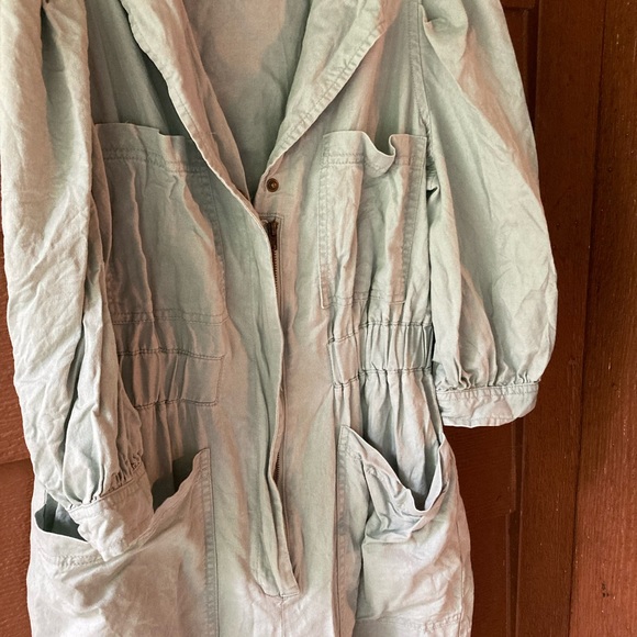 A eggshell jumpsuit - Picture 4 of 5